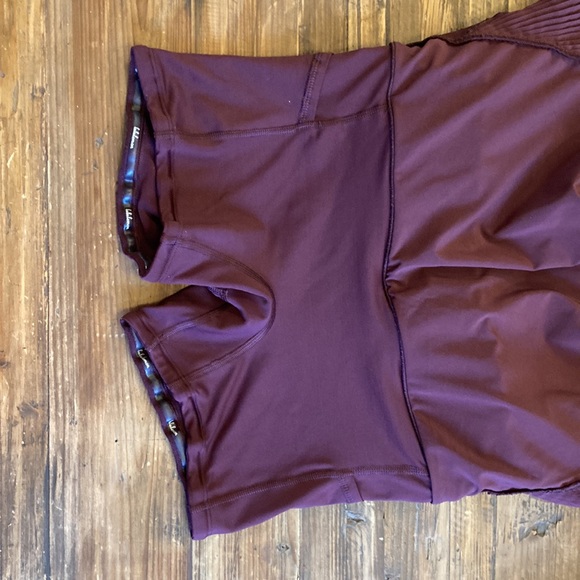 Lululemon PLAY OFF THE PLEATS SKIRT Size 2 - Picture 6 of 6